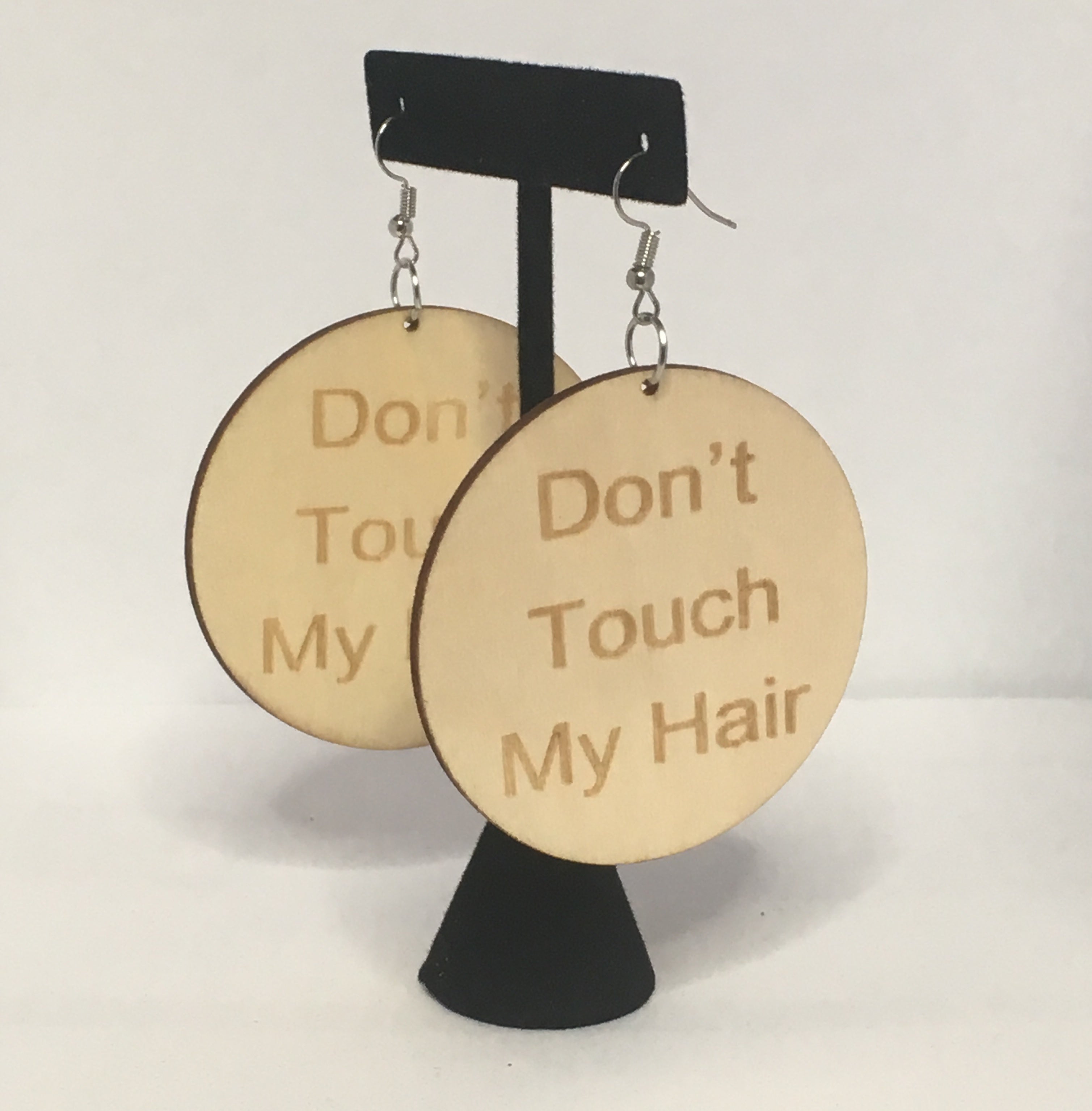 Boucles d'oreilles en bois "Ne touche pas à mes cheveux"