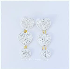 Boucles d’oreilles Tripple Hearts Handmade Mini Bead Stud (couleurs assorties)